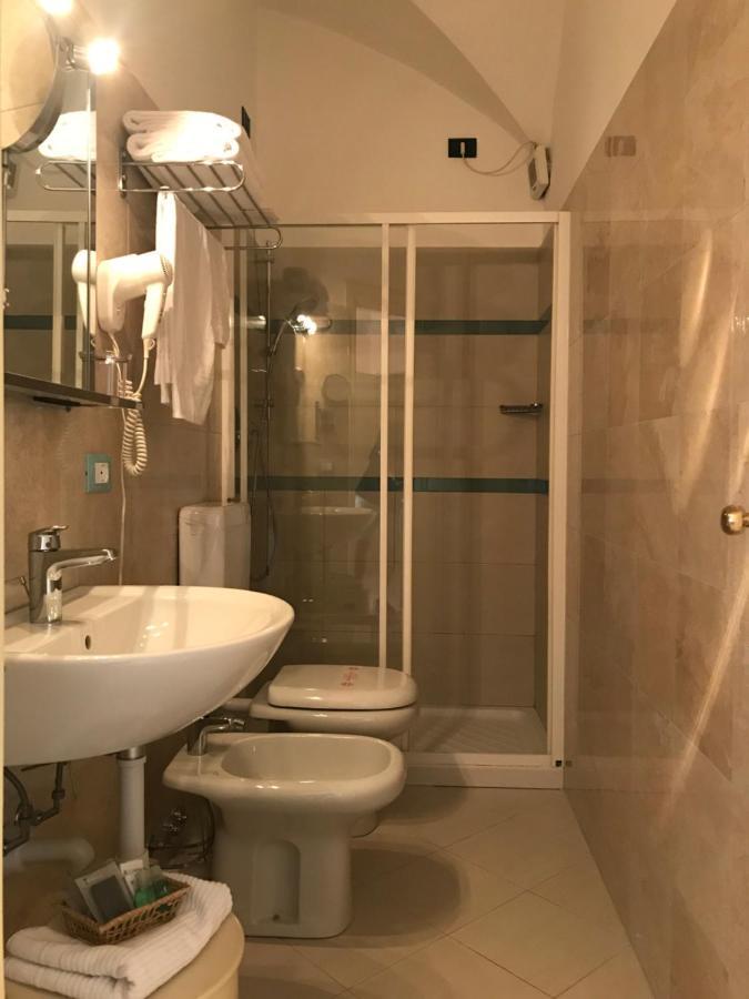 Hotel Miramare Imperia Eksteriør bilde